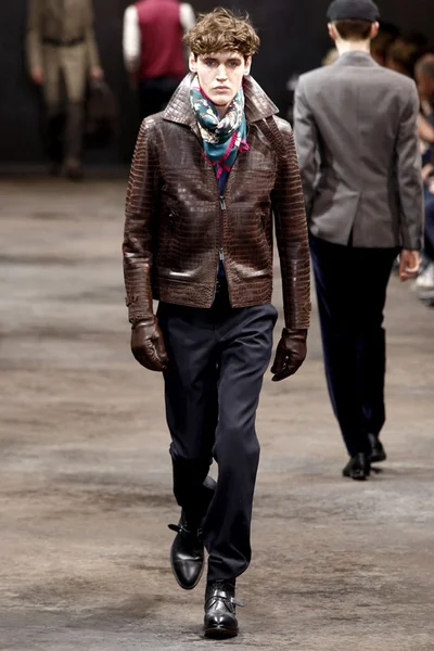 Look 24